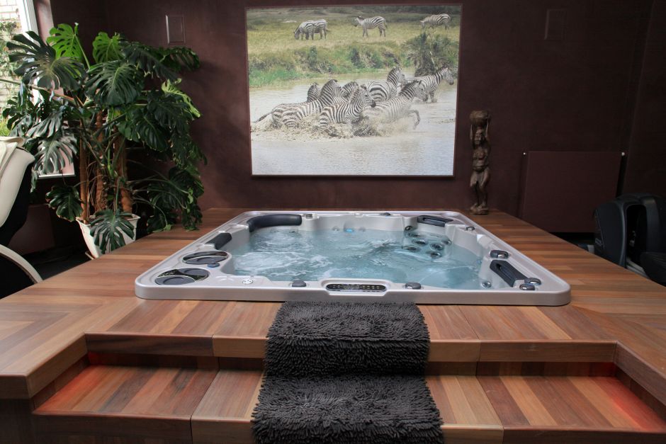 Уличное джакузи Hydropool Self Cleaning 570 Gold 203х203 на четыре человека ФОТО